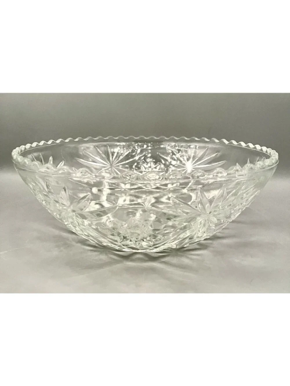 Vintage Anchor Hocking Prescut Glass Star of David Large Serving Bowl 10.5